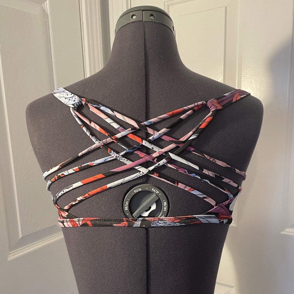 Lululemon sports bra